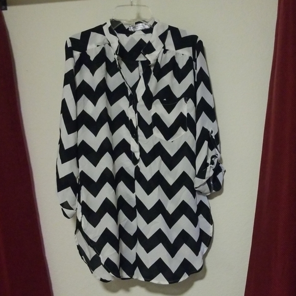 Blouse - Picture 2 of 3